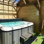De La Baigneuse Avec Jacuzzi 6 Pers